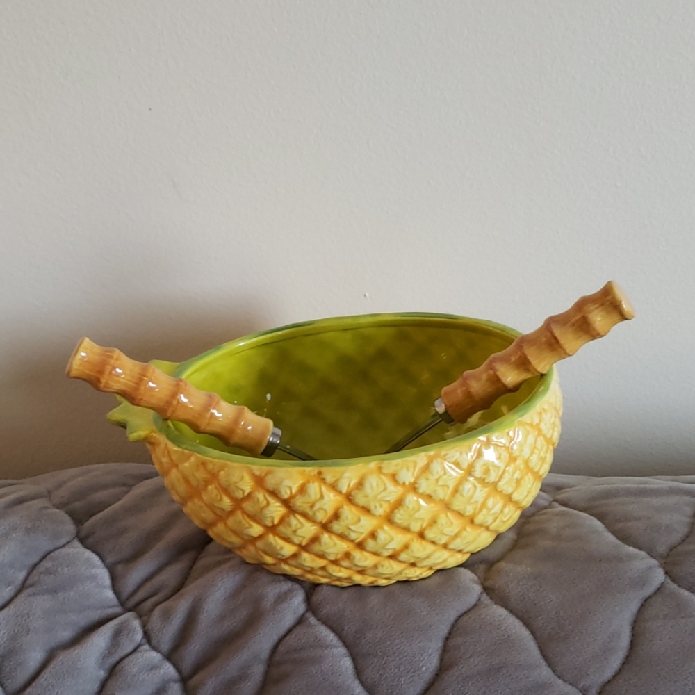 Pineapple Ceramic Bowl with Utensils